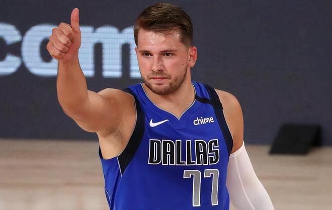 增添浓墨重 增添浓墨重